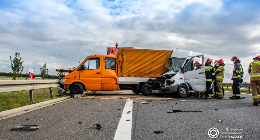 Wypadek dwóch busów na trasie S8
