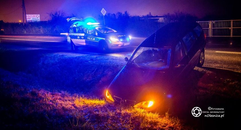 3 promile i wjazd do rowu - kierowca zatrzymany przez świadków