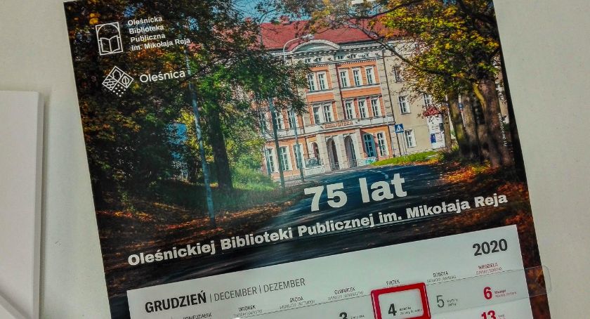 Kalendarze na rok 2021 dla czytelników oleśnickiej biblioteki