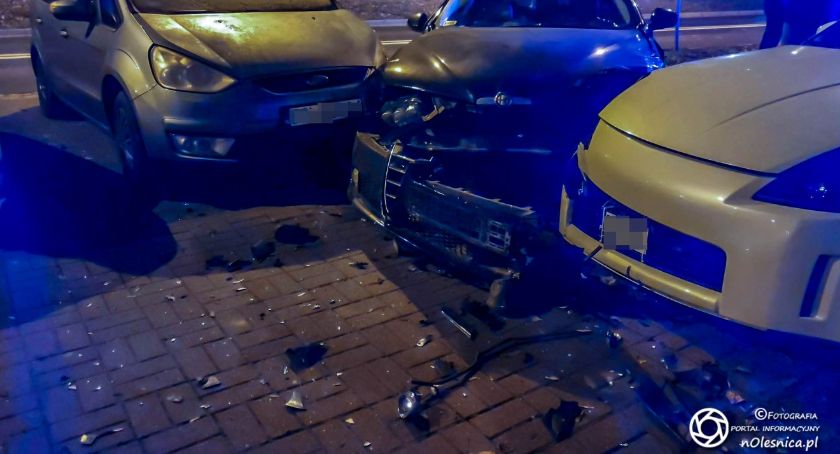Wypadek na Klonowej - uszkodzone trzy auta