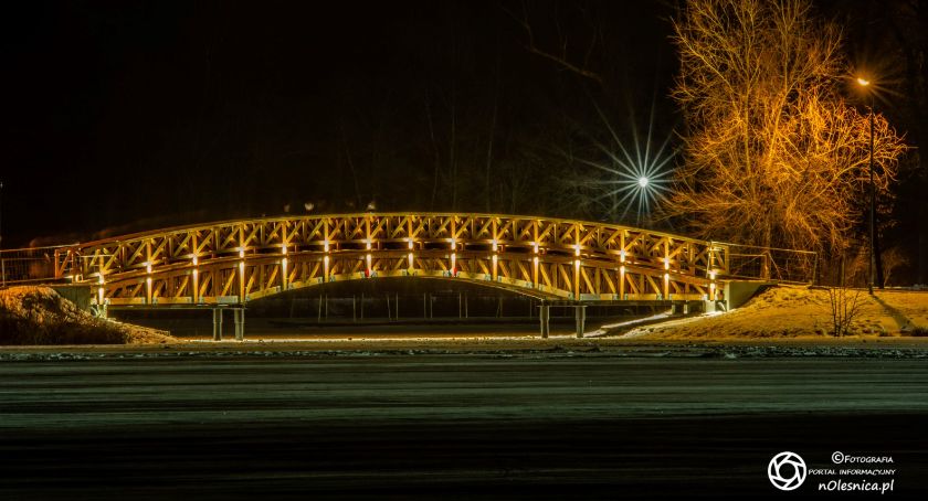 Zimowy wieczór w Parku nad Stawami