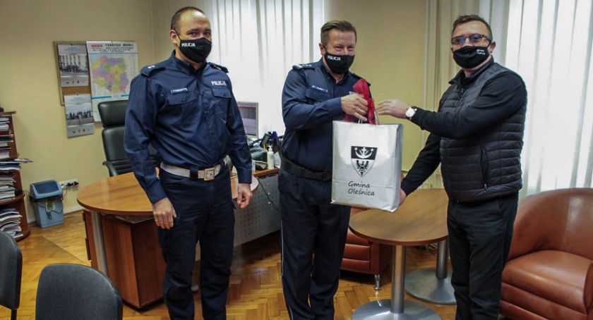 Narkotesty w prezencie od Wójta