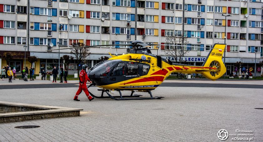 Śmigłowiec LPR przyziemił na pl. Zwycięstwa - niestety na pomoc było za późno
