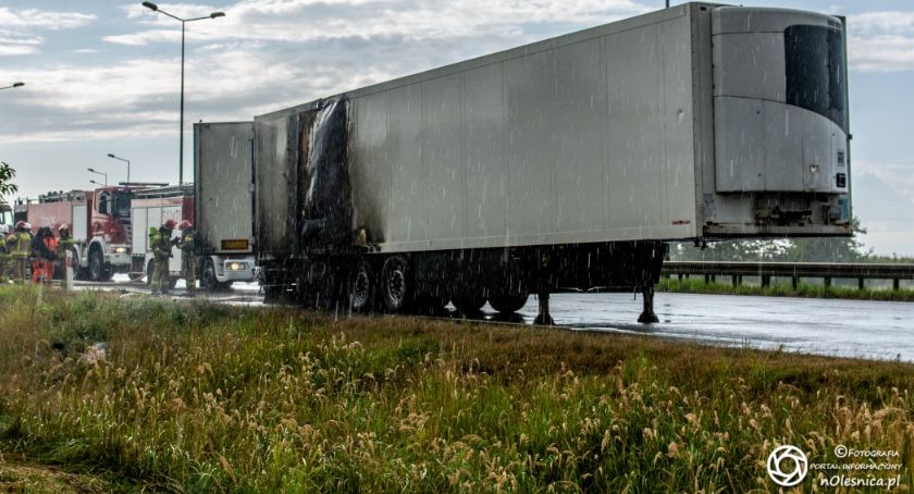 Pożar naczepy na trasie S8