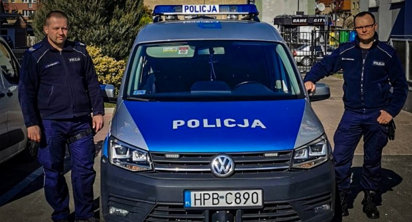 Kobieta chciała popełnić samobójstwo - uratowali ją policjanci