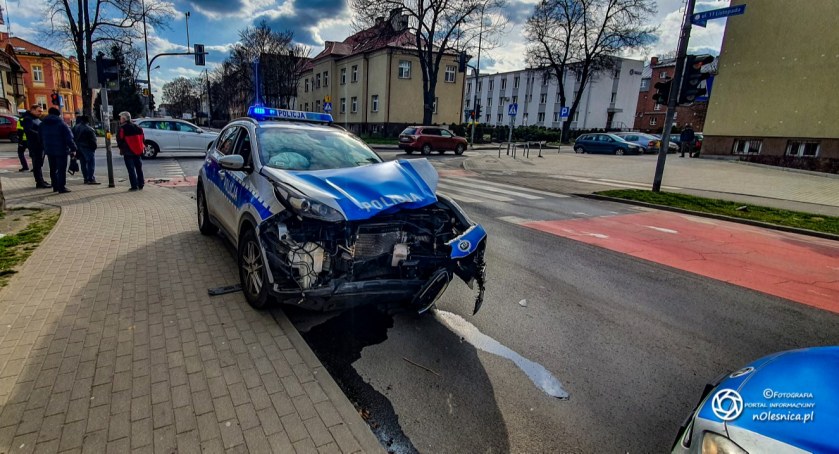Wypadek radiowozu na 11 Listopada