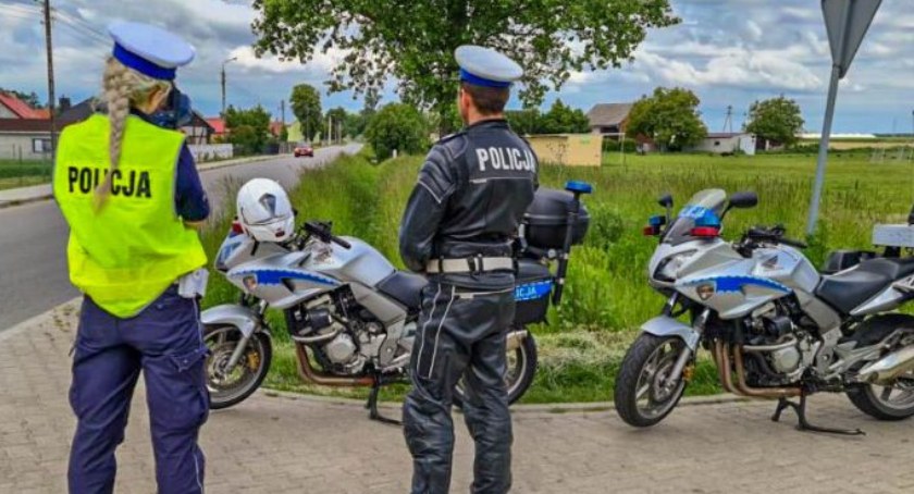 Dwóch kierowców - jeden z wysokim mandatem, drugi z wnioskiem do sądu