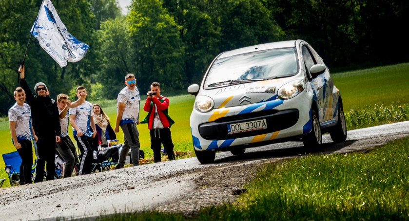 Człowiek z pasją - Papierscy Rally Team - małżeństwo, które ściga się w rajdach -VIDEO