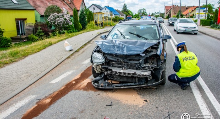 Kolizja trzech Volkswagenów w Smardzowie