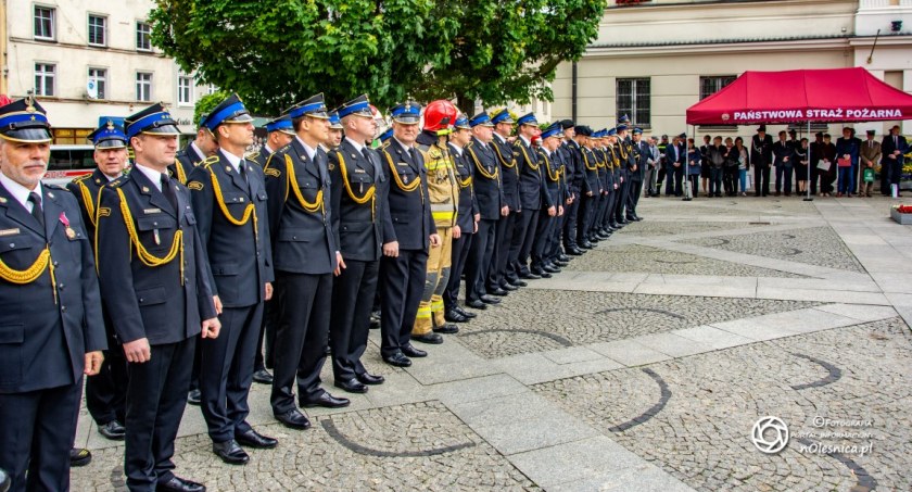Rynek w Oleśnicy - Powiatowe obchody Dnia Strażaka