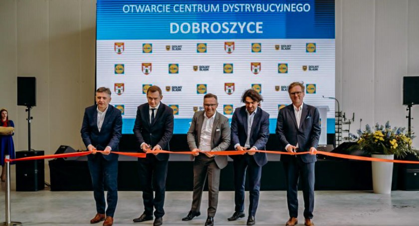 Symboliczne otwarcie Centrum Dystrybucyjnym Lidla w Dobroszycach