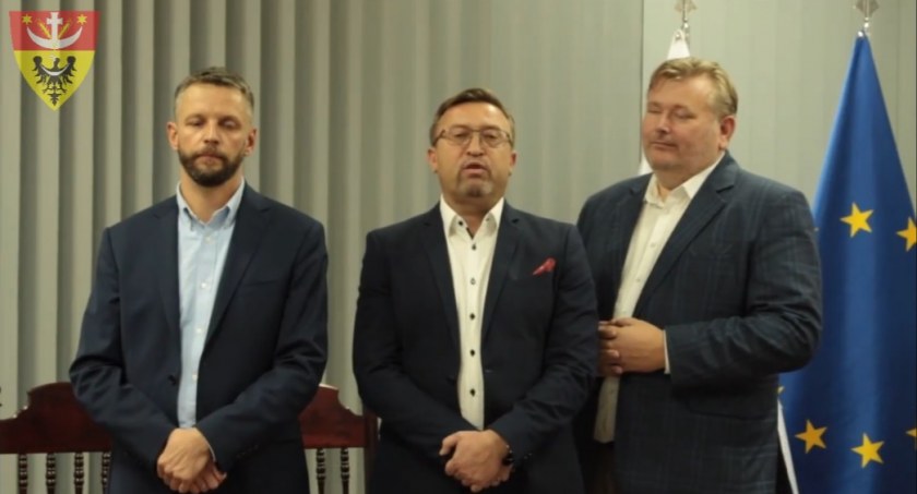 Płatna pomoc dla uchodźców? Oświadczenie wójta Marcina Kasiny - VIDEO