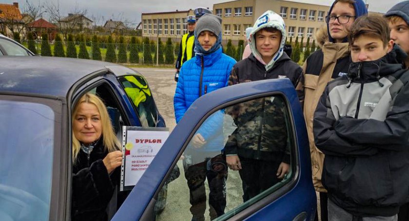 Zamiast mandatu sok z cytryny - edukacyjna akcja na drogach
