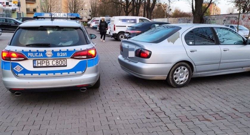 Mężczyzna nie zatrzymał się do kontroli - okazało się, że ma zakaz i jest poszukiwany