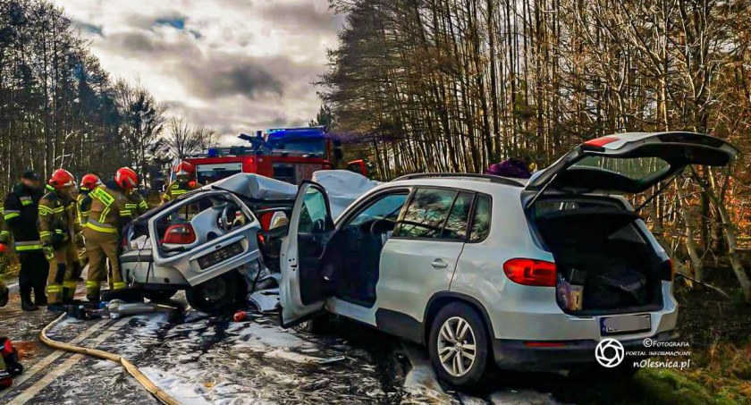 Śmiertelny wypadek na DK25 - kierowca nie żyje