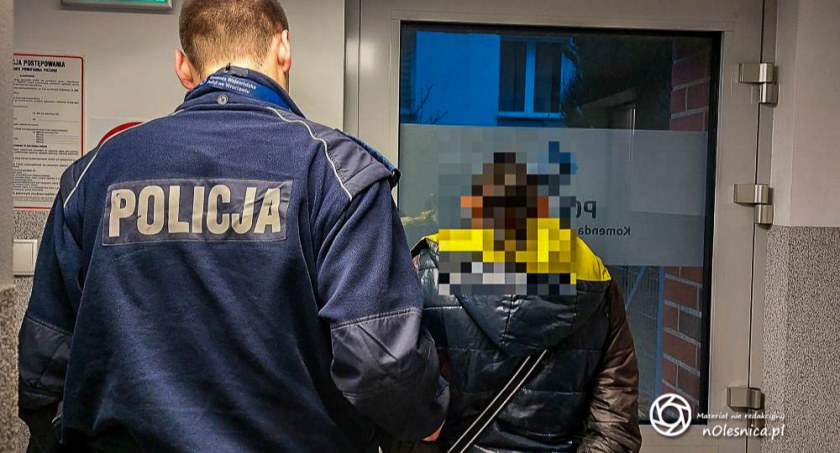 Za ukradzione perfumy kupowała alkohol i papierosy