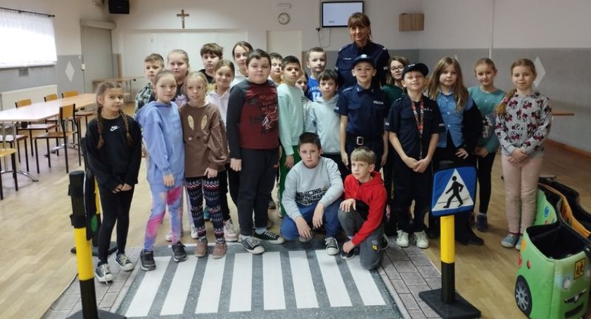 Edukacja o bezpieczeństwie na drodze - spotkanie z uczniami z Sokołowic