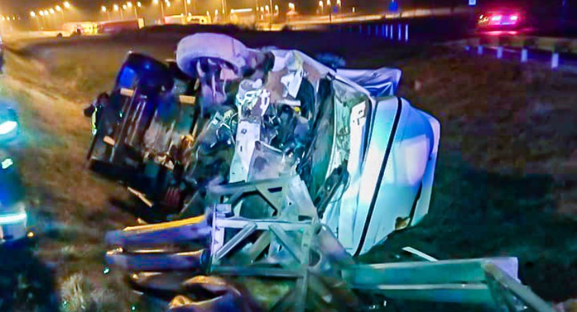Wypadek na trasie S8 koło Sycowa