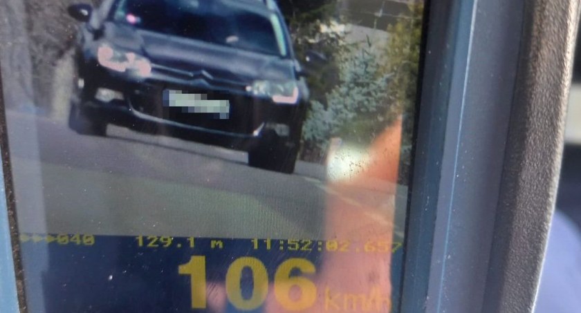 Jechał za szybko w terenie zabudowanym, stracił prawo jazdy na trzy miesiące