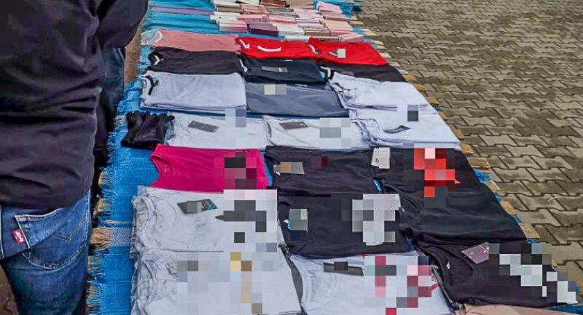 Kobieta sprzedawała podrobioną odzież i perfumy - została zatrzymana