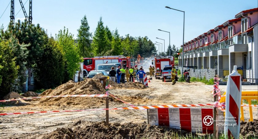Rozszczelnienie instalacji gazowej - na miejsce skierowano straż i pogotowie gazowe