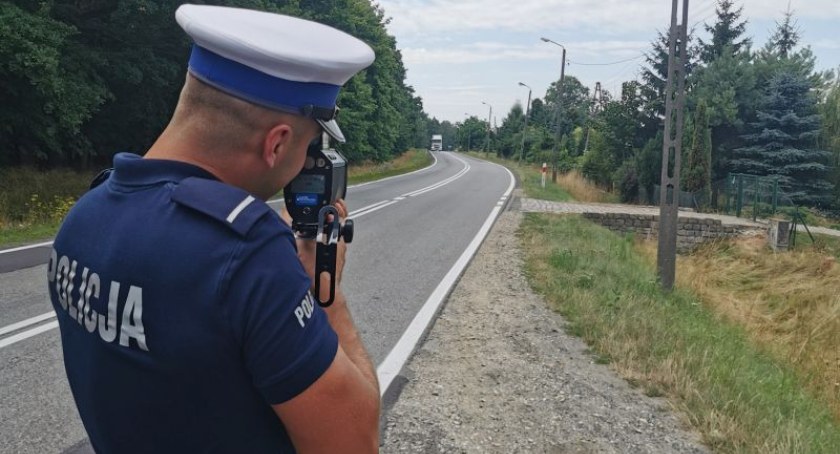 Piątek - noga z gazu - policjanci będą intensywnie kontrolować