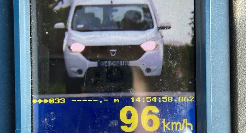 Kolekcja zatrzymanych zatrzymanych praw jazdy wciąż się powiększa