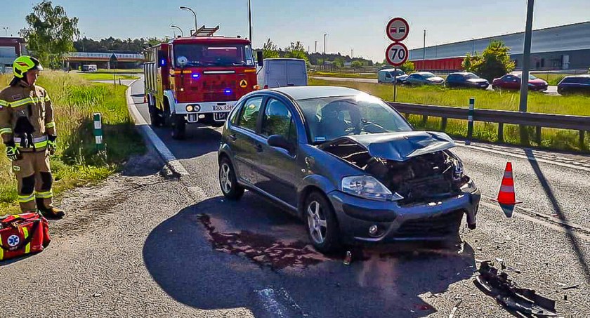 Wypadek trzech aut koło Gęsiej Górki