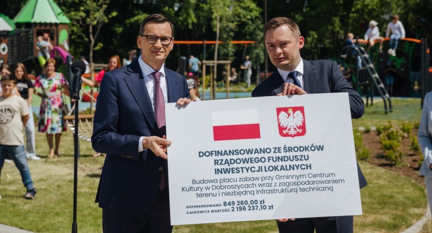 Premier Morawiecki w Dobroszycach