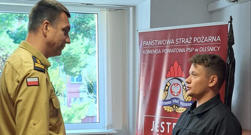 Ślubowanie nowego oleśnickiego strażaka