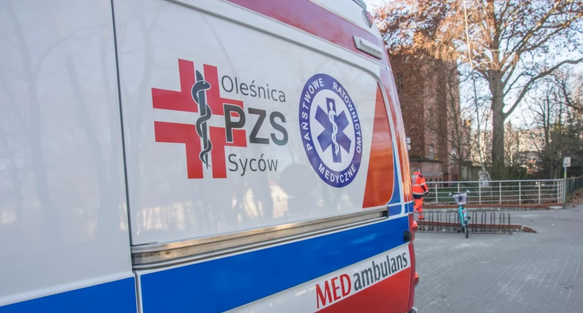 Czy rodzice nieprzytomnego dziecka mieli długo czekać na pomoc?