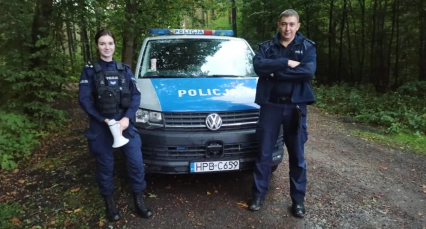 Kobieta zaginęła w lesie, odnaleźli ją oleśniccy policjanci