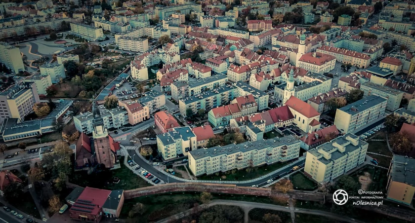 Krótki spacer dronem po Oleśnicy - VIDEO