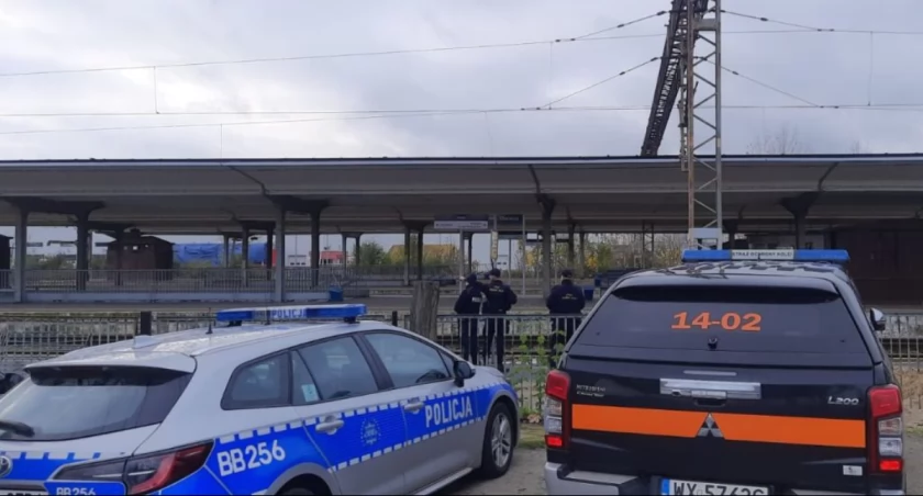 Policja oraz Straży Ochrony Kolei spradzają dworce PKP