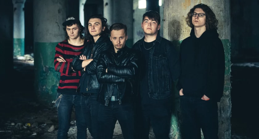 Koncert z cyklu RzeŹkie Brzmienia zespołów Meteroids i Prorock w Ściemie