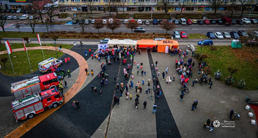  Oleśnicka Akademia Mikołaja zaprosiła mieszkańców na Plac Zwycięstwa