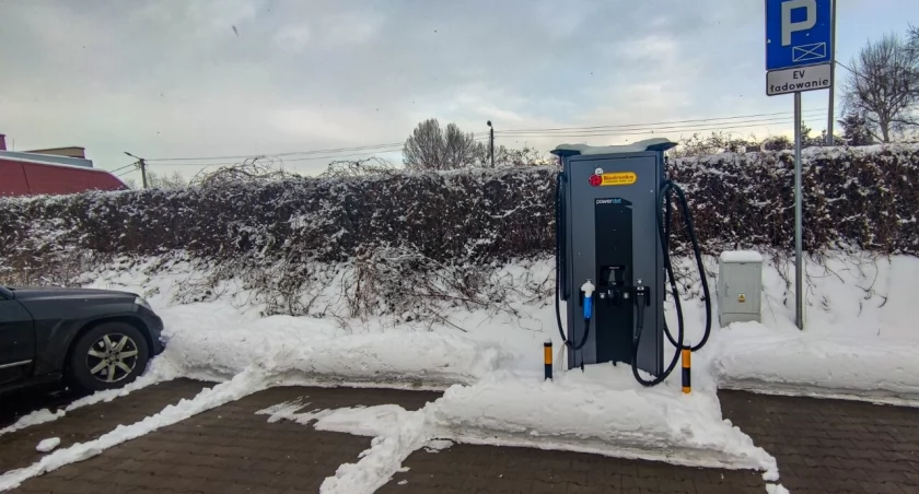 W Oleśnicy przybywa punktów ładowania aut elektrycznych