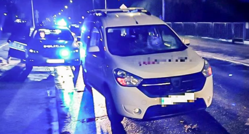 Najpierw dostał mandat, potem wpadł pod samochód - miał 4 promile