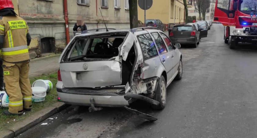 Zderzenie dwóch aut osobowych