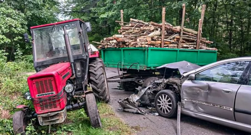 Wypadek w Osadzie Leśnej - jedna osoba jest poszkodowana