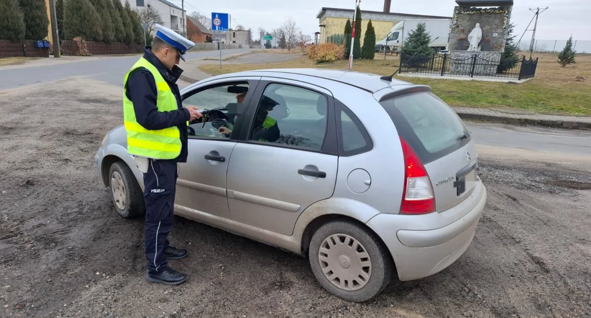 Trzech nietrzeźwych kierowców, w tym jeden z zakazem inny bez uprawnień