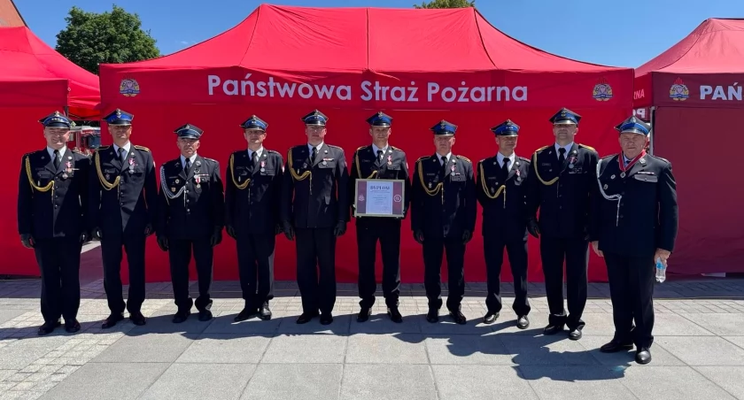 Awansami i odznaczeniami uhonorowano funkcjonariuszy podczas wrocławskiej uroczystości