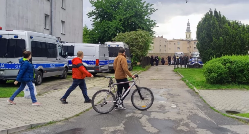 Wzmożona obecność policji w Oleśnicy – wyjaśnienie sytuacji
