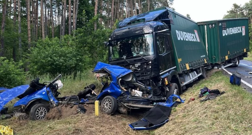 Tragiczny wypadek na DK25 w Ostrowinie - komunikat policji