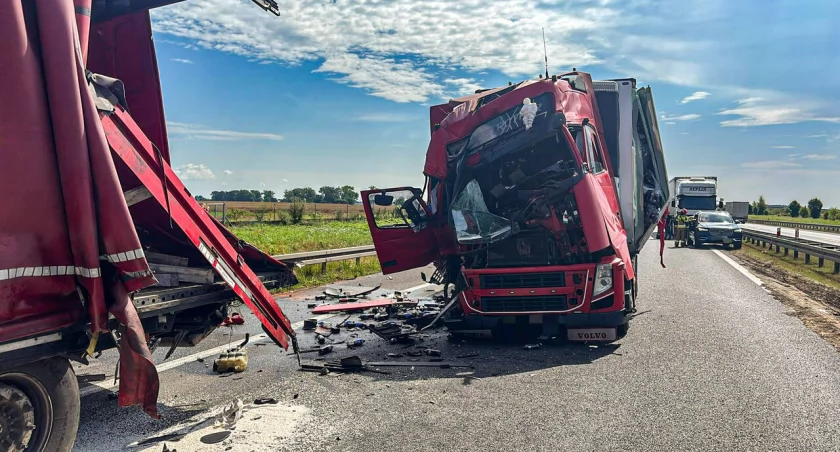 Dzisiejszy poranek na S8 nie należał do spokojnych. Dwie duże kraksy sparaliżowały ruch