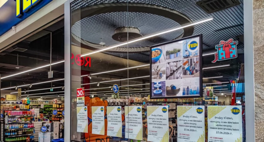 TEDi w Oleśnicy żegna się z klientami. Trwa wielka wyprzedaż