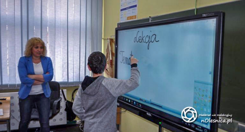 Sprzęt komputerowy oraz interaktywny dla oleśnickich szkół