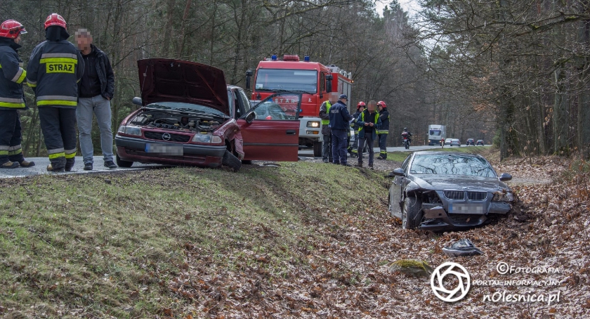 Kolizja BMW z Astrą na DK25