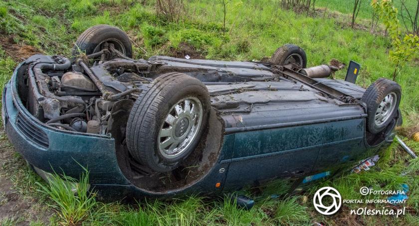 Audi dachowało a kierowca zniknął