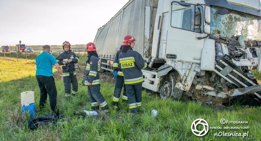 Ciężarówka wypadła z drogi na S8 - FOTO - VIDEO